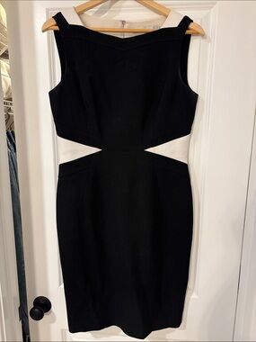 Karen Millen Sleeveless Black & White Sheath Dress - Classic Colorblock size 10